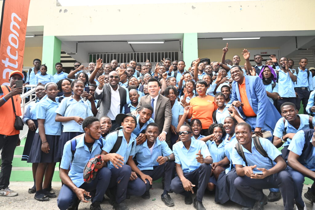 DSC_0311-1024x681 Klere Lavni : Natcom met l’énergie renouvelable au service du Lycée Jean-Marie VincentLe jeudi 29 janvier 2026, la National Telecom S.A. (Natcom) a procédé à la remise officielle de panneaux solaires au Lycée Jean-Marie Vincent de Tabarre.